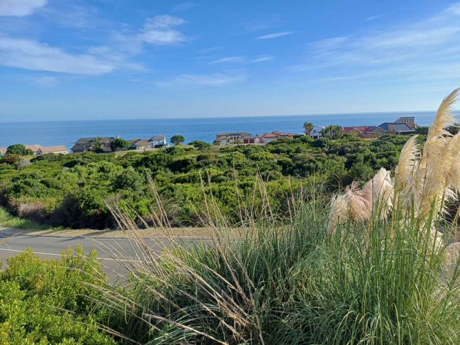  Bedroom Property for Sale in Outeniqua Strand Western Cape